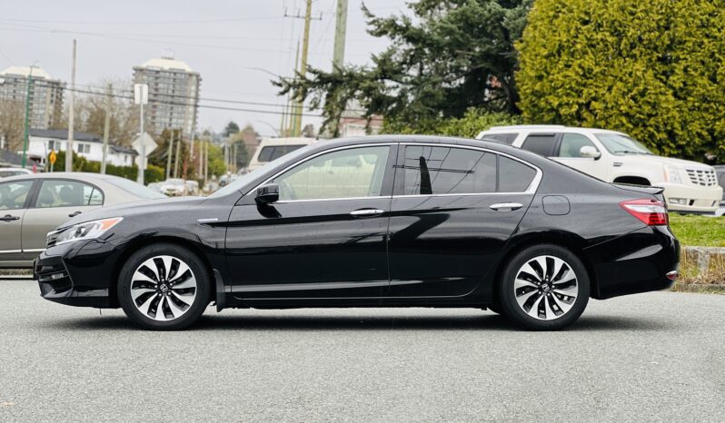 
								2017 Honda Accord Touring Hybrid full									
