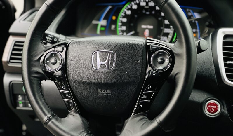 
								2017 Honda Accord Touring Hybrid full									