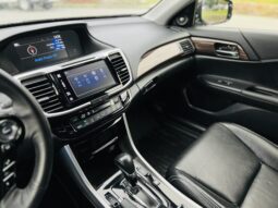 
										2017 Honda Accord Touring Hybrid full									