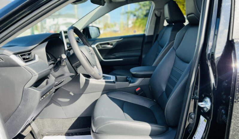 
								2024 Toyota RAV4 Hybrid XLE full									