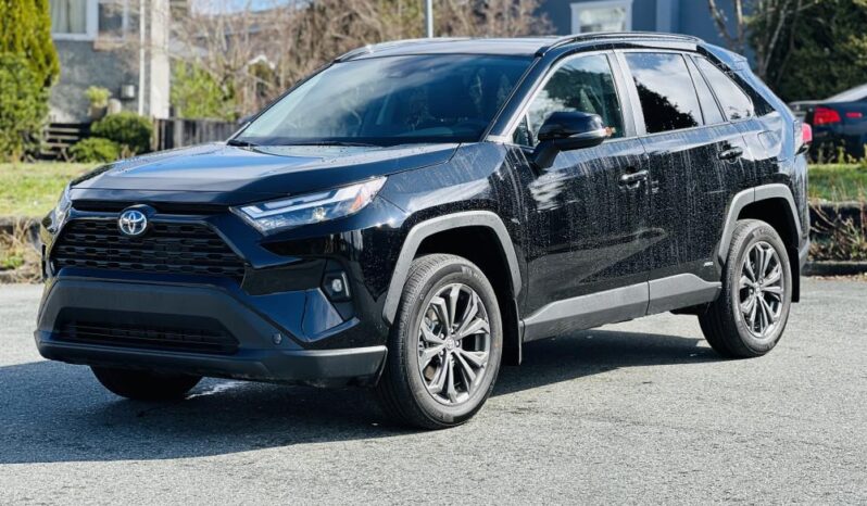
								2024 Toyota RAV4 Hybrid XLE full									
