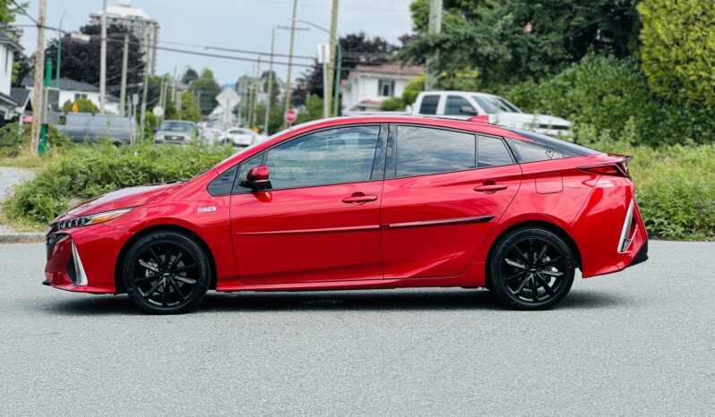 
								2020 Toyota Prius Prime full									