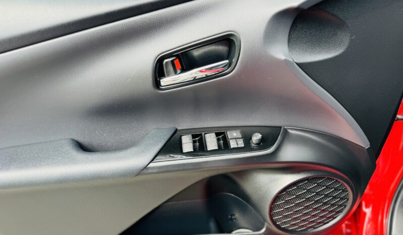 
								2020 Toyota Prius Prime full									