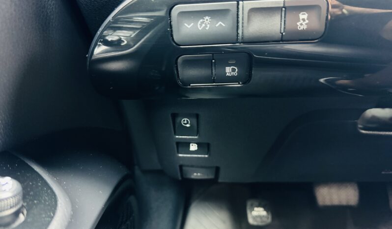 
								2020 Toyota Prius Prime full									