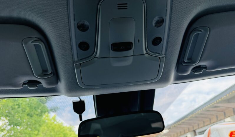 
								2020 Toyota Prius Prime full									