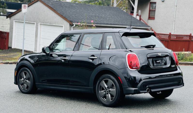 
								Mini Cooper 2023 full									