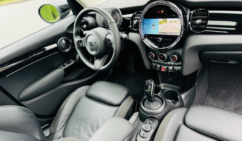 
								Mini Cooper 2023 full									