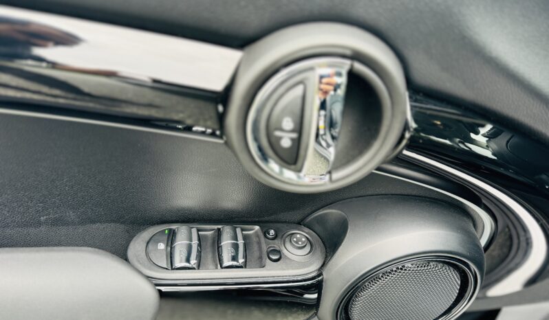 
								Mini Cooper 2023 full									