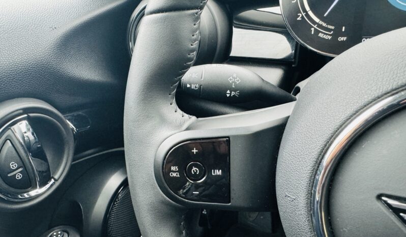 
								Mini Cooper 2023 full									